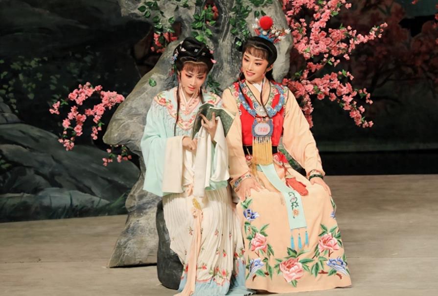 Yue Opera: The Graceful Voice of Jiangnan