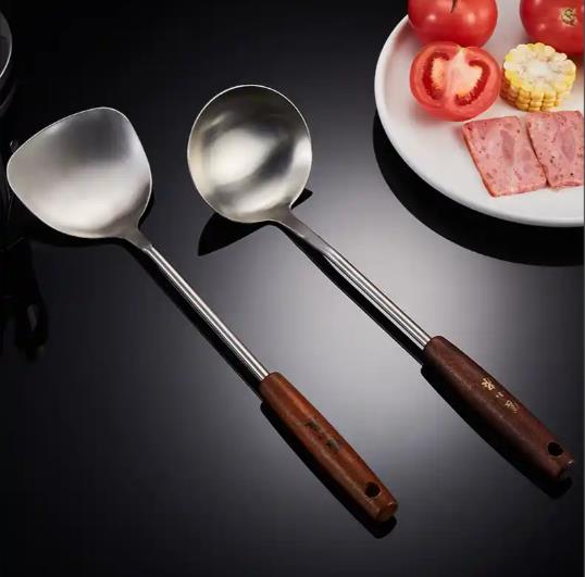 Essential Chinese Cooking Ingredients and Tools for Beginners