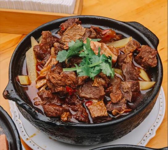 Essential Chinese Cooking Ingredients and Tools for Beginners