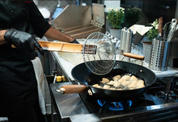 How to Choose a Chinese Wok: A Beginner’s Buying Guide