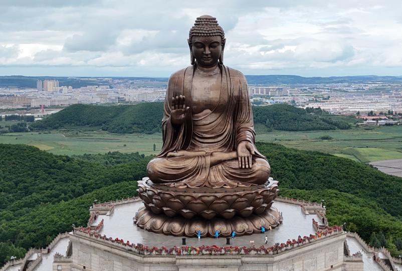 What Is Chinese Buddhism? Core Teachings and Practice